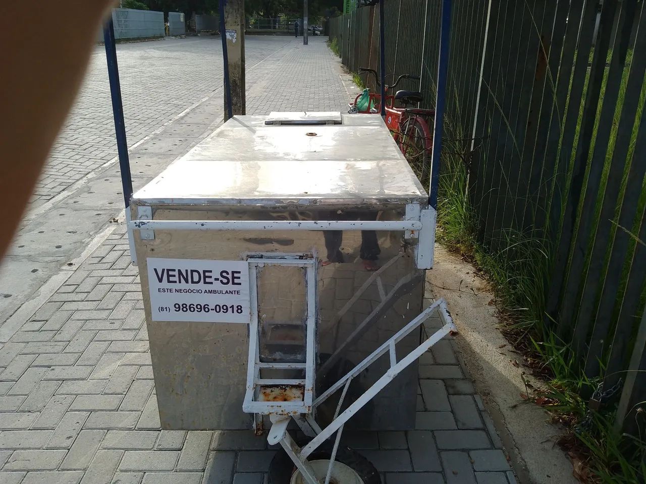 Carrinho de inox para vários tipos de comércio - Foto 3