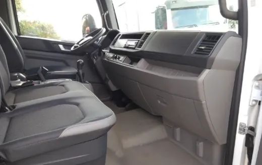 VW 11180 Delivery Baú 2018 - Foto 7