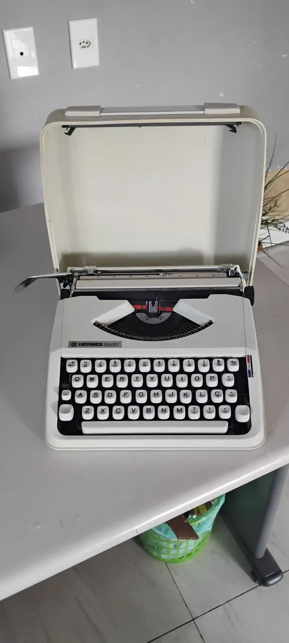 Máquina de escrever 64662179916291123