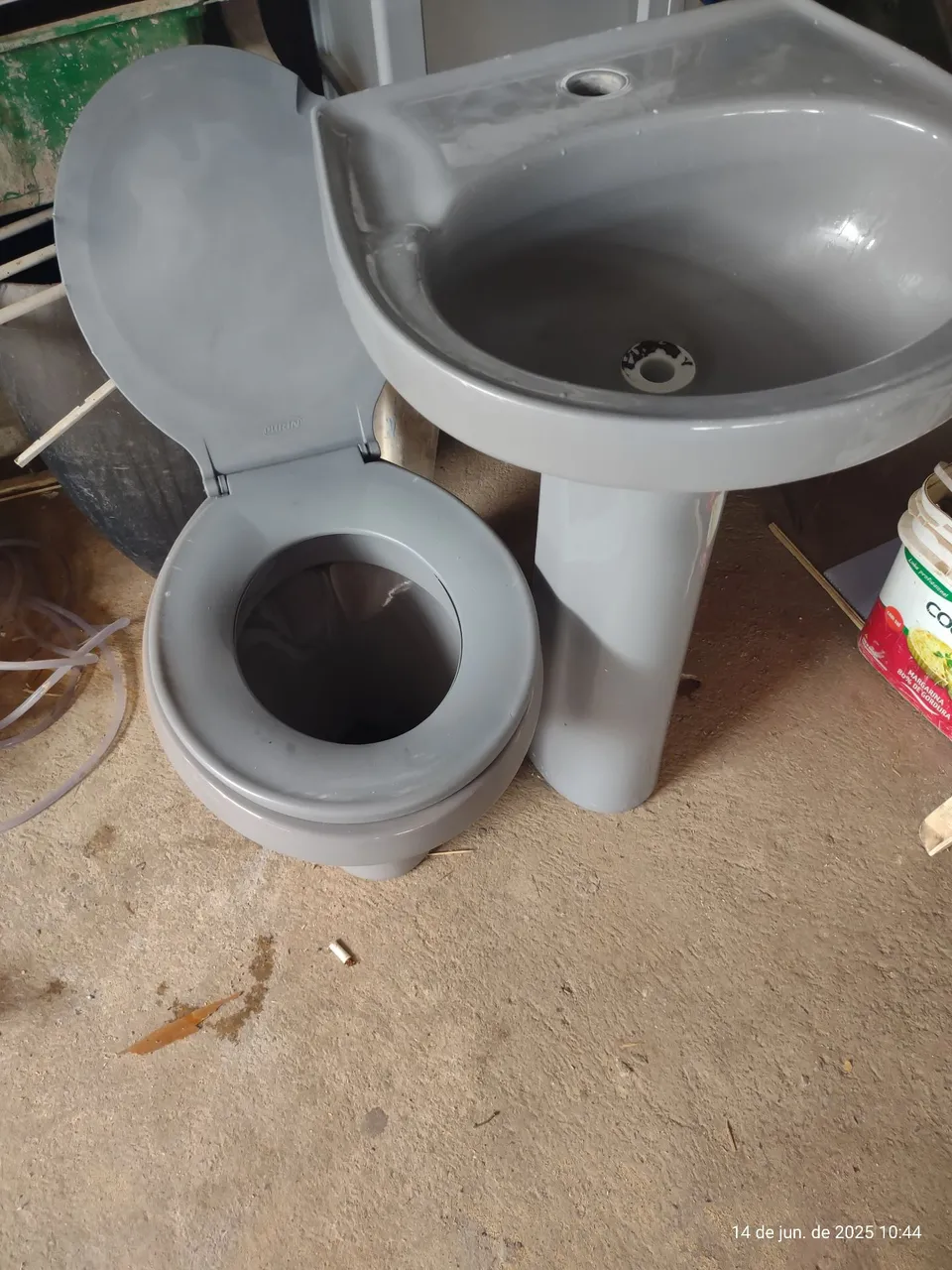 Kit Vaso Sanitário e Lavatório Cinza para Banheiro