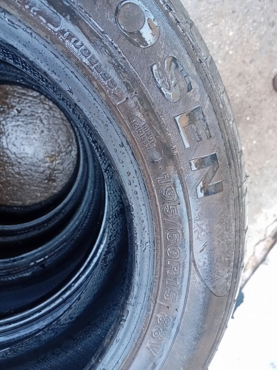Pneus 195/60R15 88V