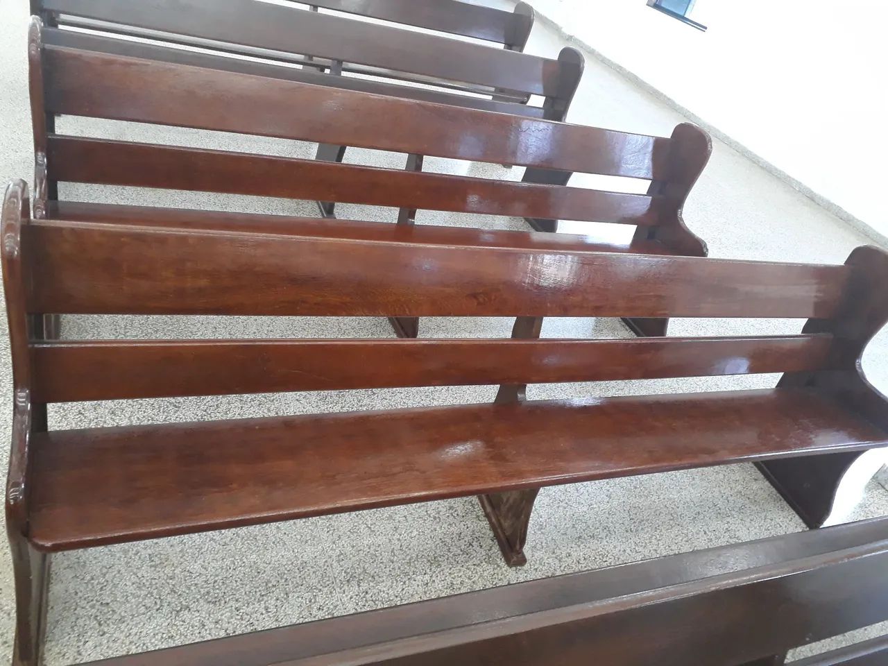 BANCOS EM MADEIRA PARA IGREJAS - Foto 3