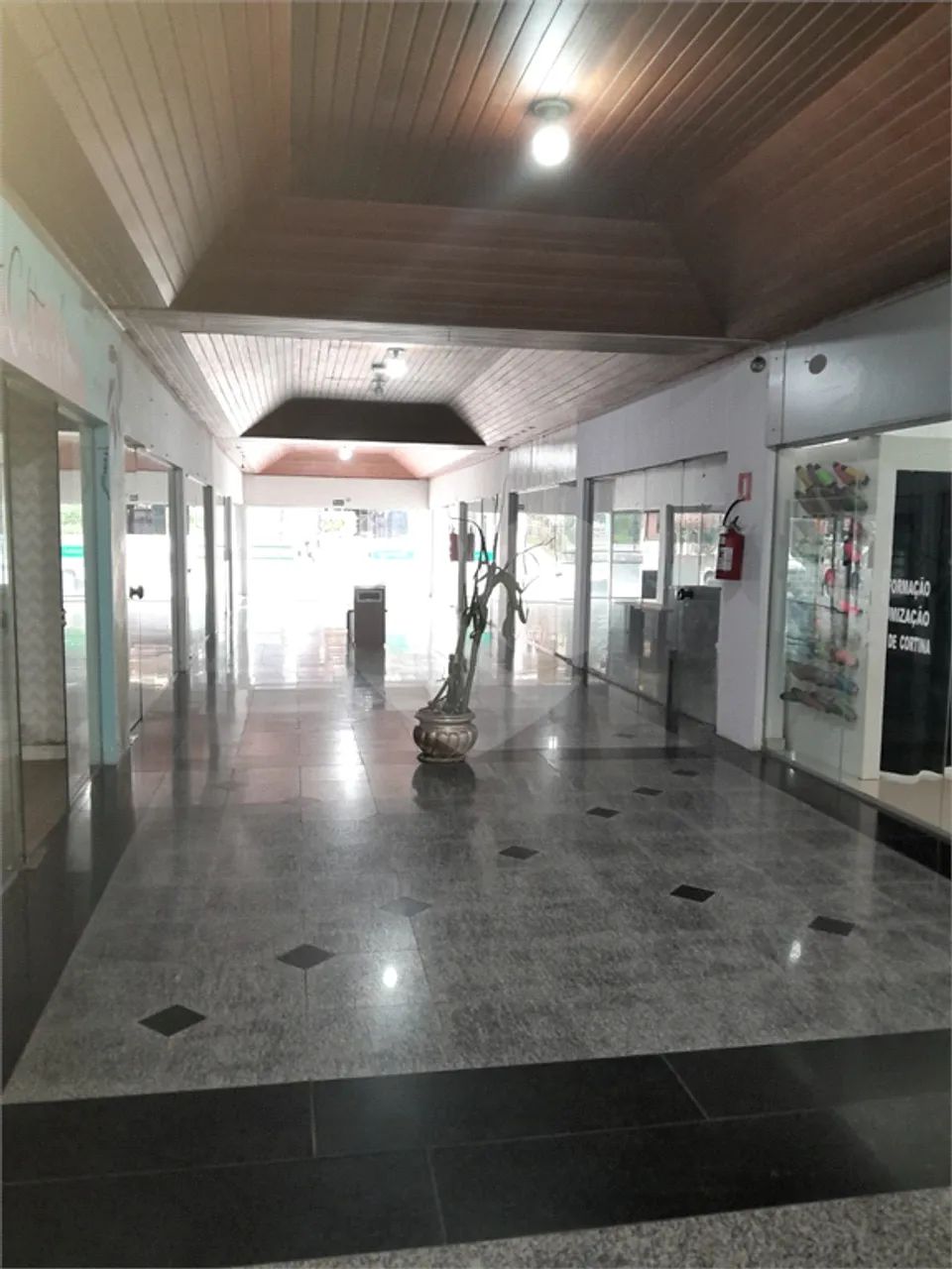 Alugo Loja na Granja Viana - Foto 4