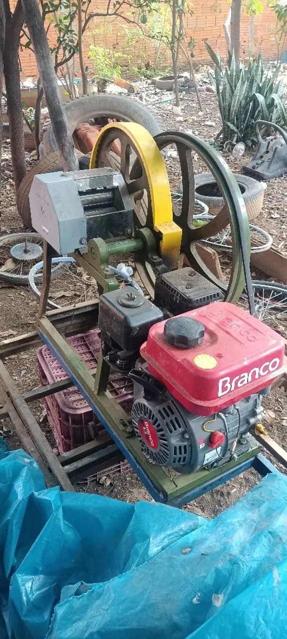 Vendo motor de moer caldo de cana, ótimo para trabalhar e fazer dinheiro 
