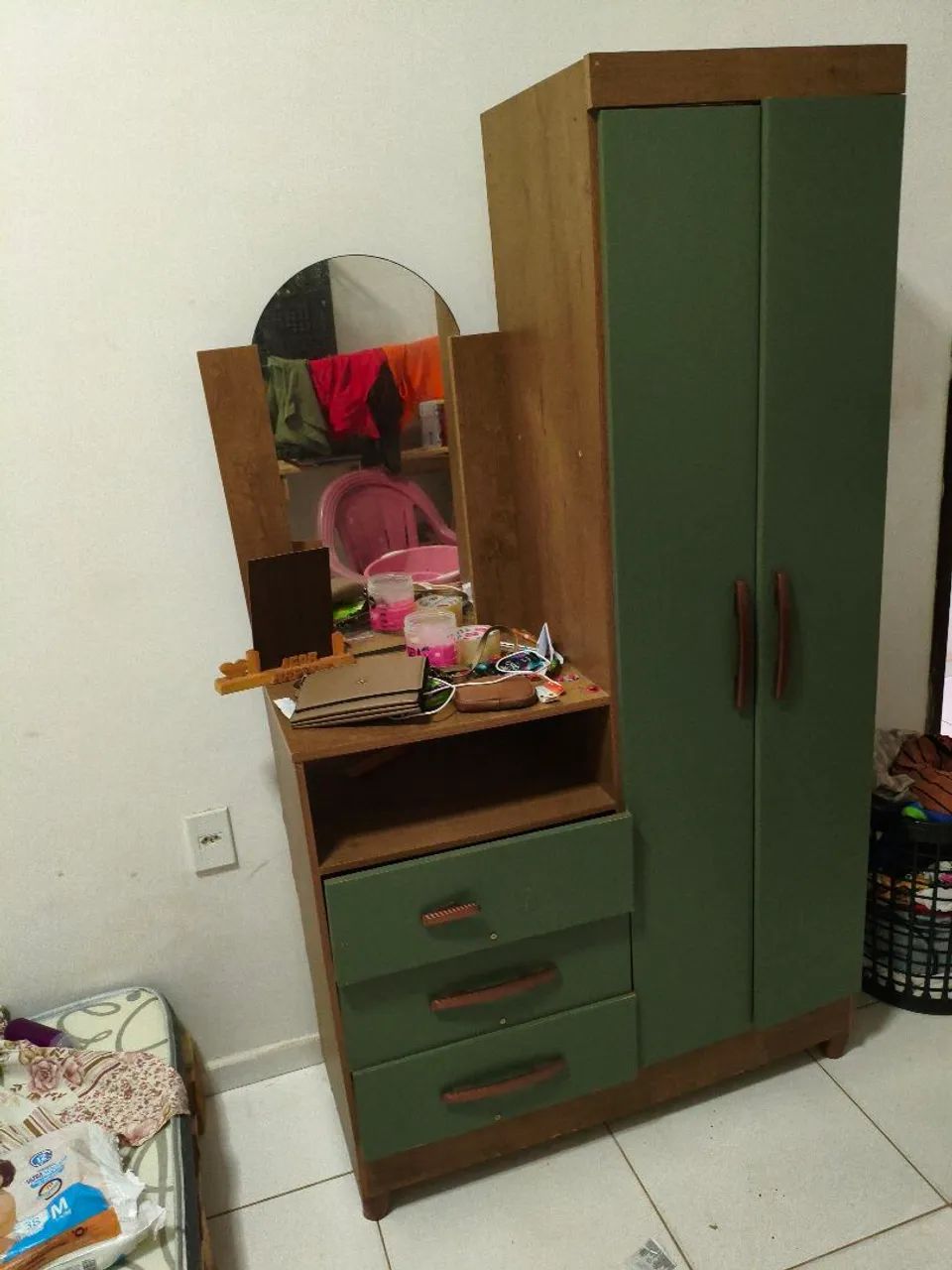 Guarda roupa de solteiro pra doar 