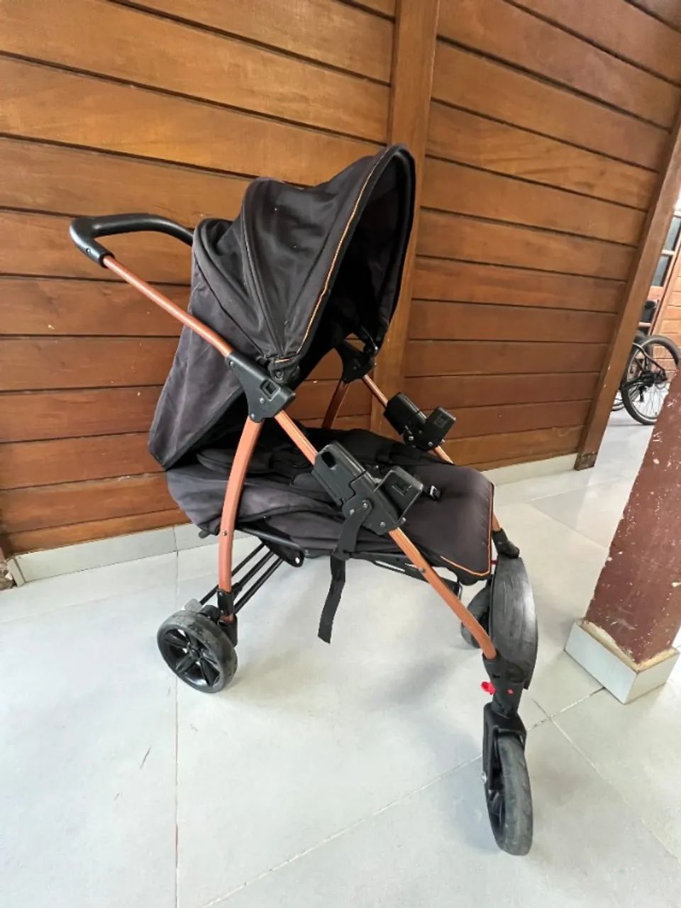 Carrinho de bebê Burigotto preto/cobre - Foto 4