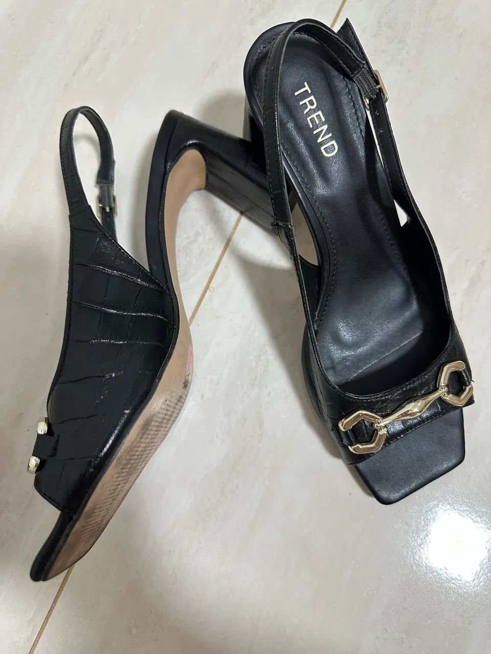 SAPATOS semi novos  - Foto 2