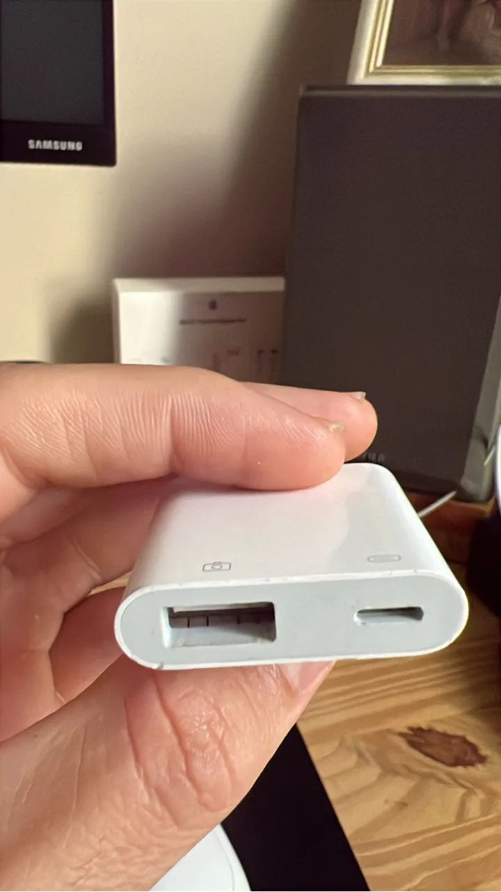 Adaptador Apple Usb-a Lightning To Usb3 Camera Adapt Branco - Original Apple  - Foto 2