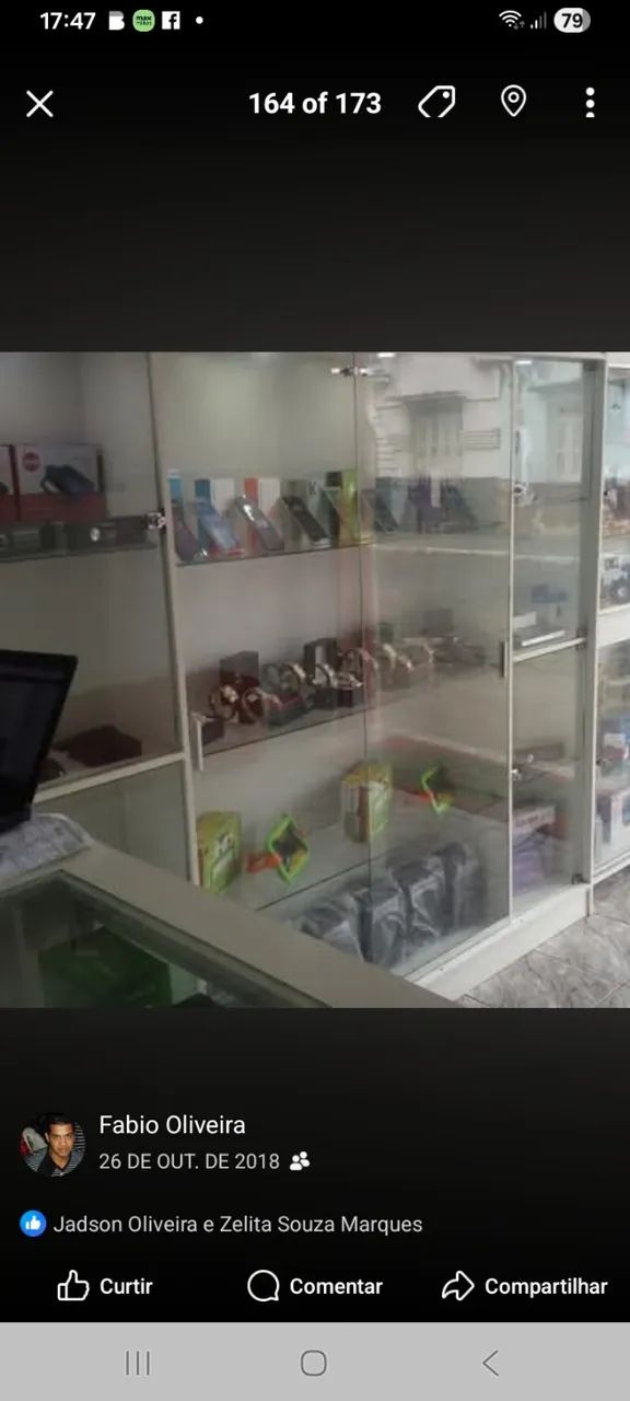  vitrine para celular 1 grande e 1 pequena