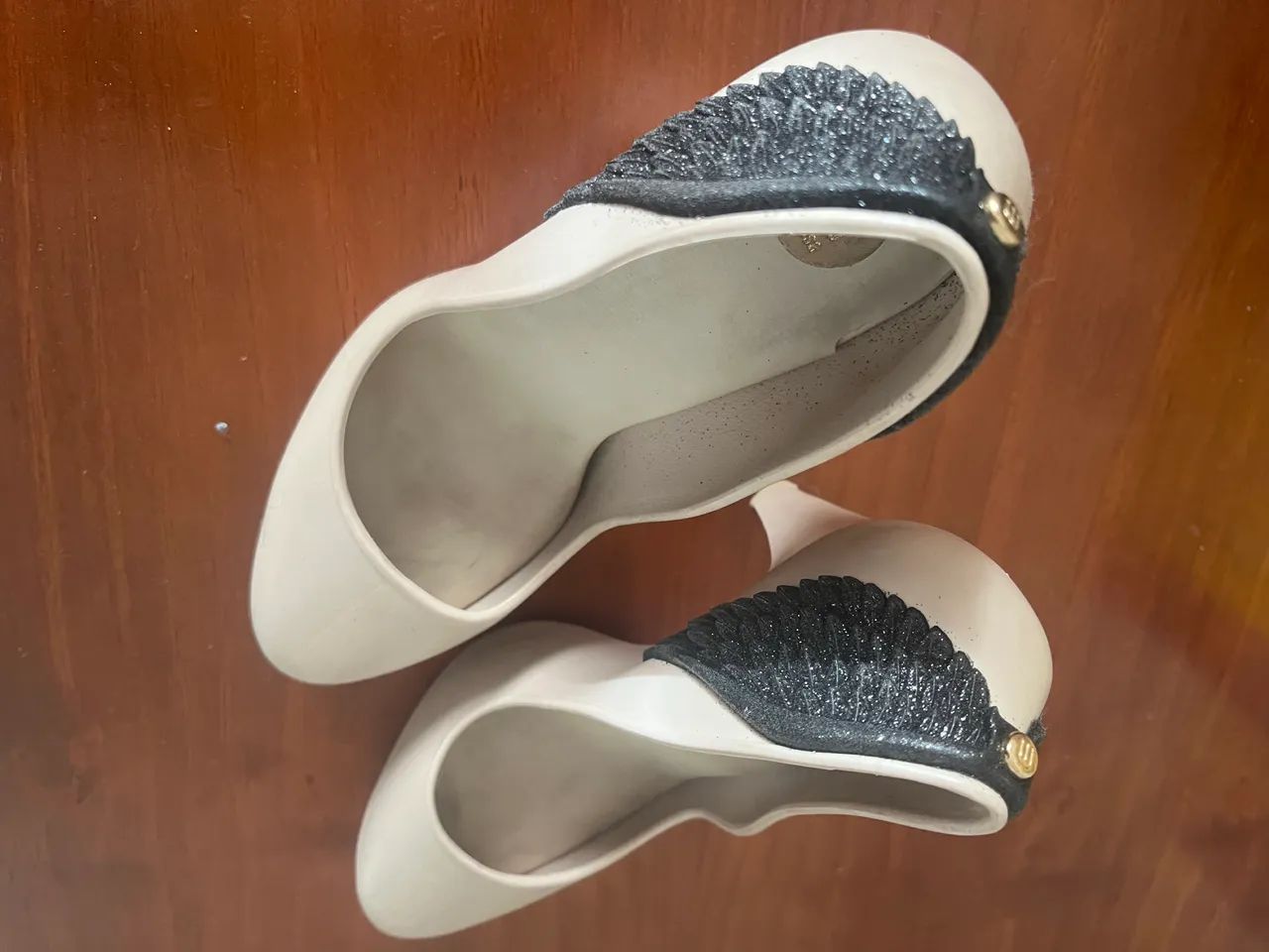 Compre 1 scarpin e ganhe 1 Melissa - Foto 3