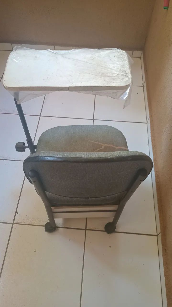 Vendo 150$ cadeira de manicure seminova nova enteressadas chamar no chat, obs:não faço  - Foto 3
