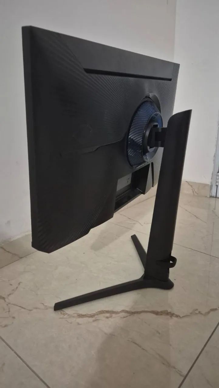 Monitor Samsung Odyssey G40 27 IPS 240hz G-sync - Foto 3