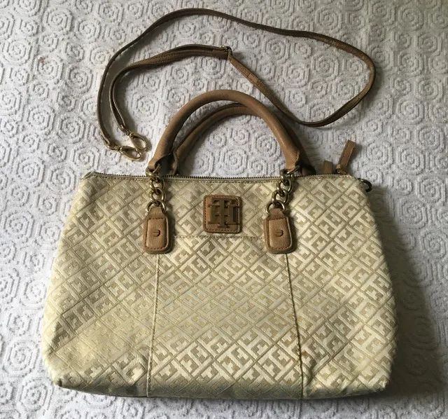 BOLSA TOMMY HILFIGER FERRAGENS DOURADA  COURO E TECIDO - Foto 3