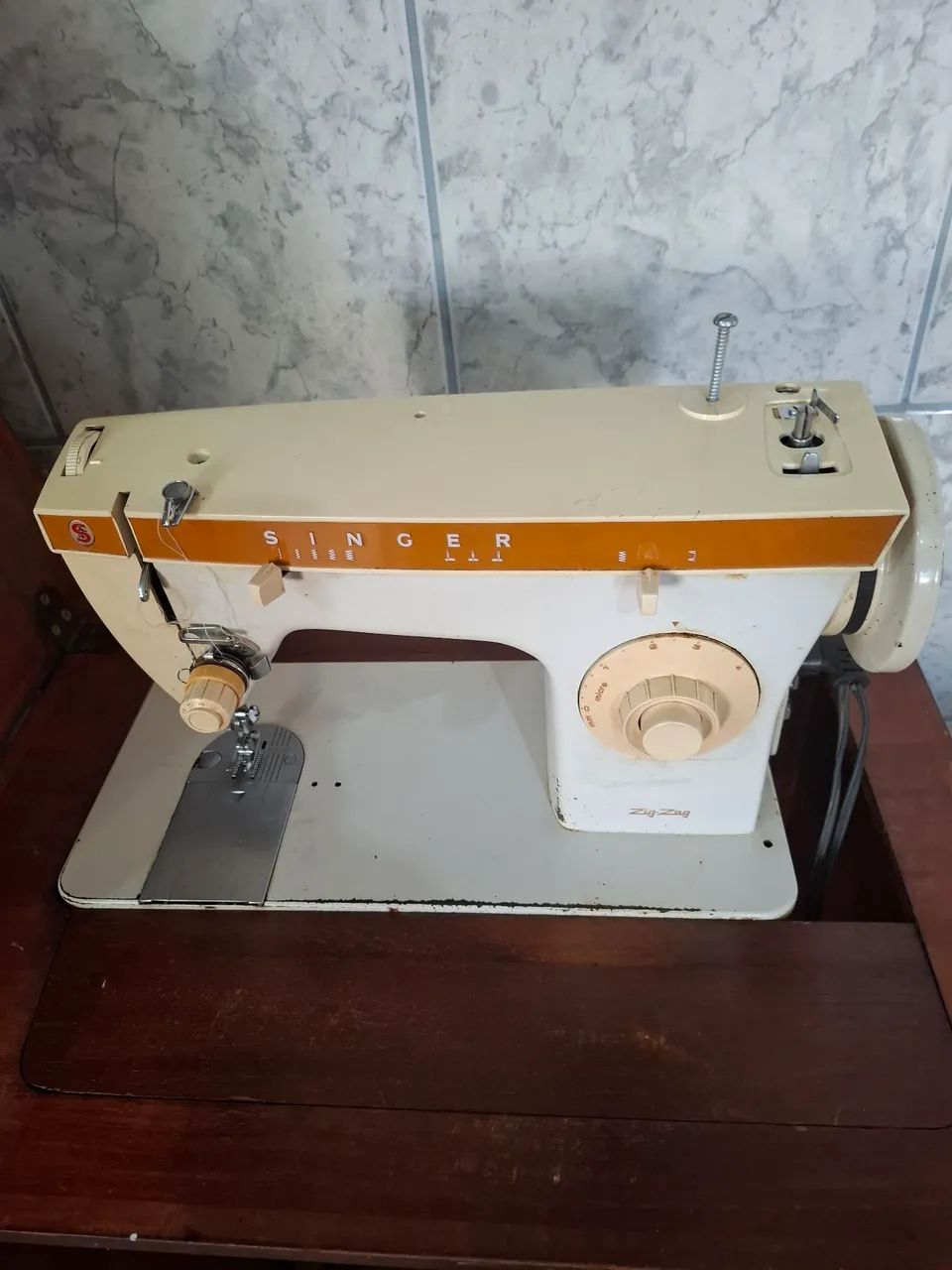 Máquina de costura antiga