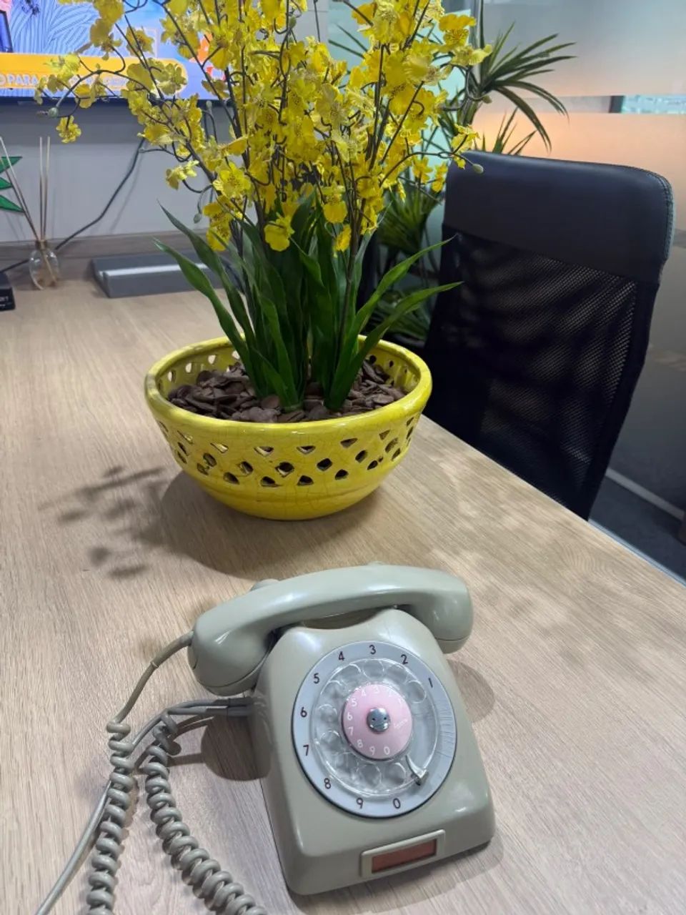 TELEFONE ANTIGO RETRÔ / VINTAGE - DECORAÇÃO - Foto 3