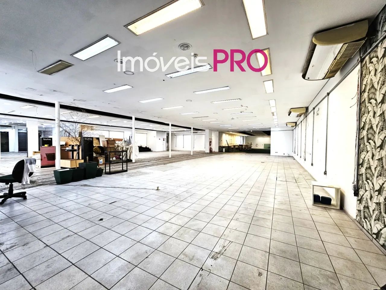Imóvel comercial de esquina com dois pavimentos - Foto 5