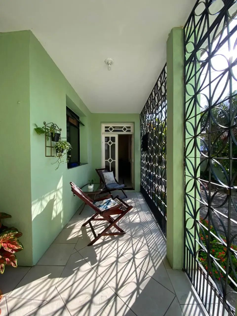 Super Casa com 5 suítes, 8 vagas, no melhor do Parque Araxá - Foto 4