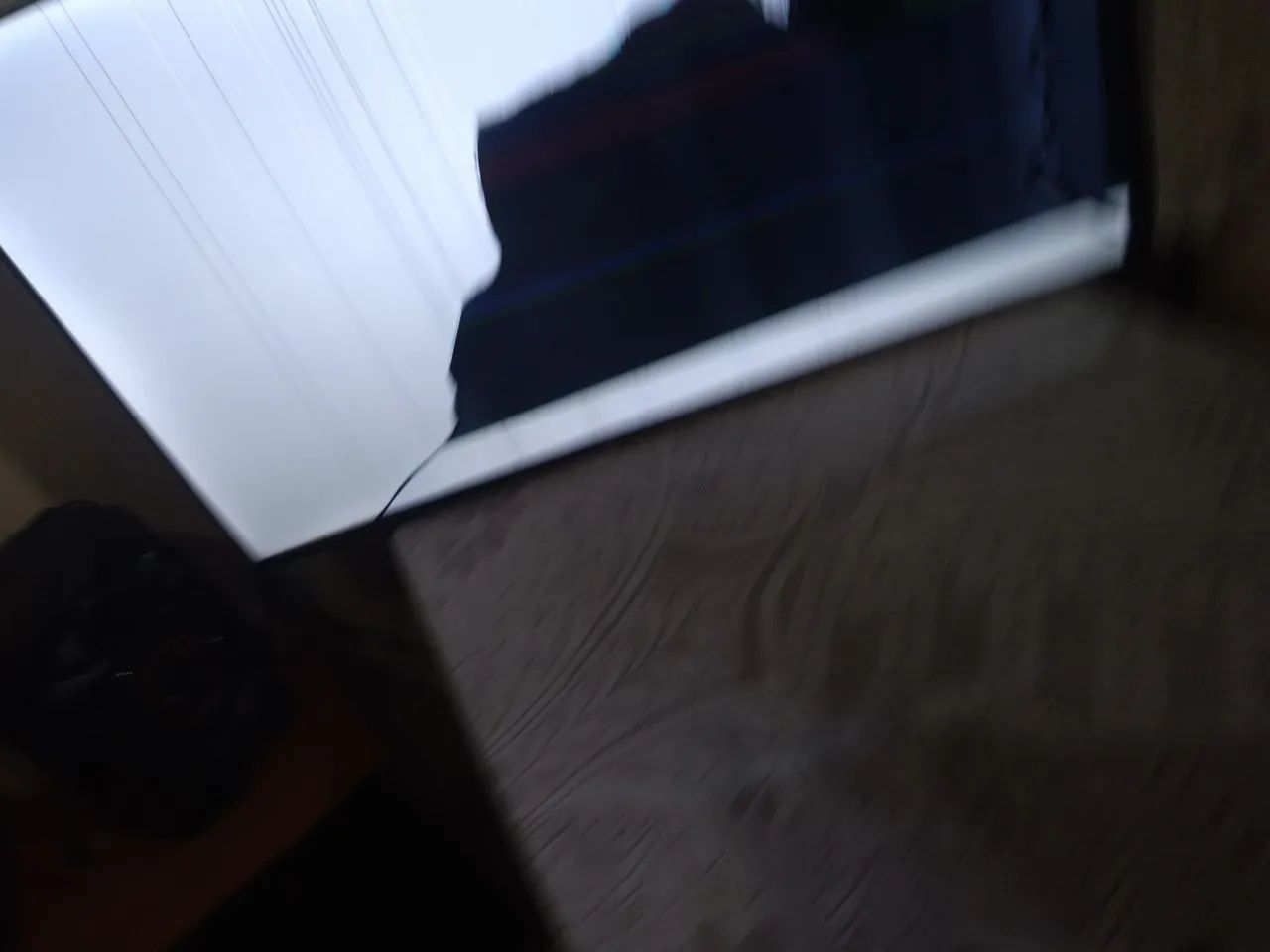 Vendo TV tela rachada - Foto 2
