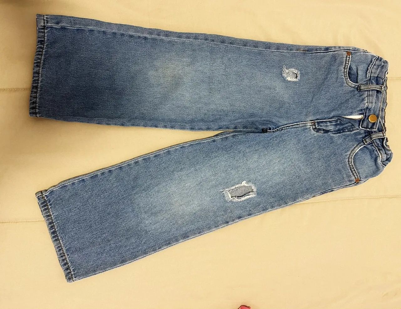 Calça jeans infantil (10$) 