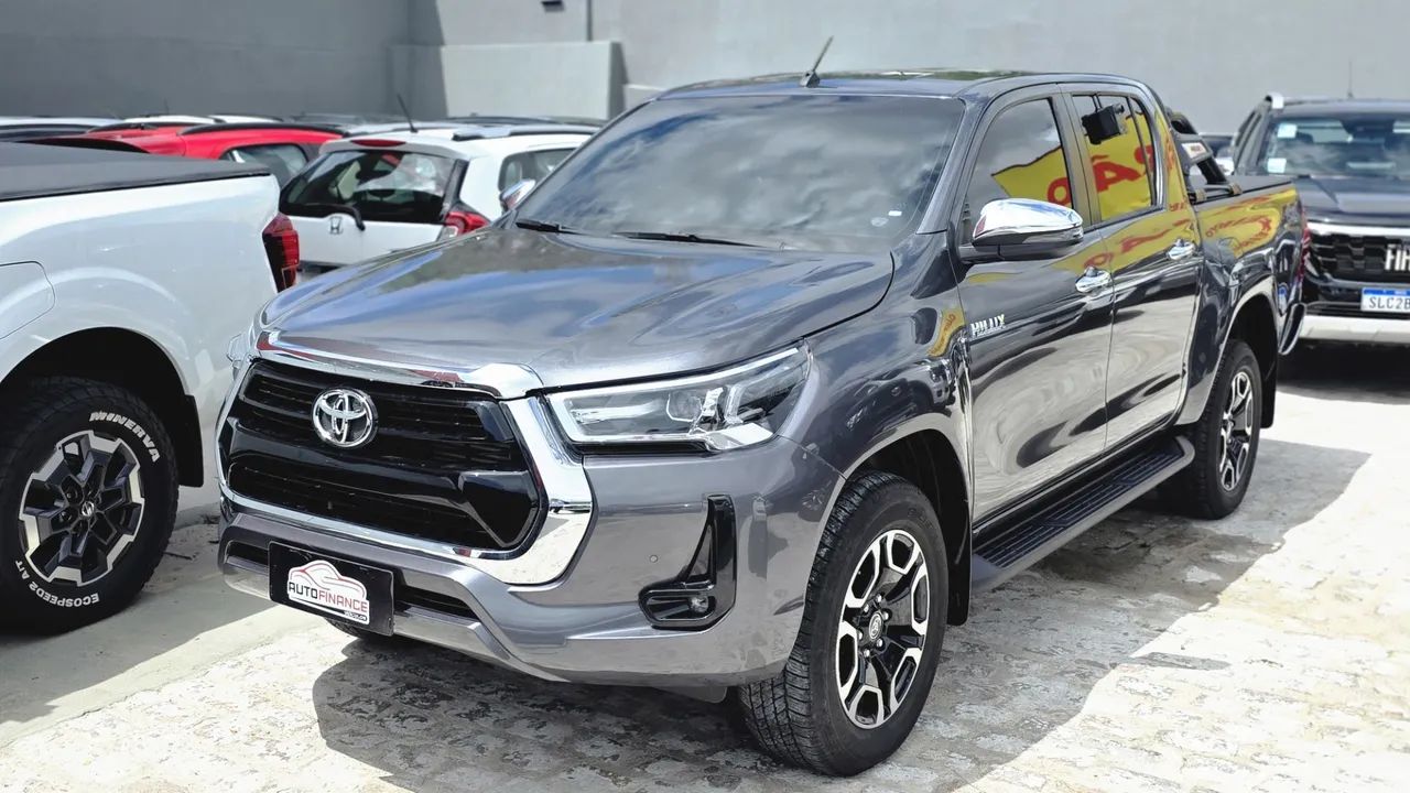 Toyota Hilux Hilux CD SRV 4x4 2.8 TDI Diesel Aut. 2025