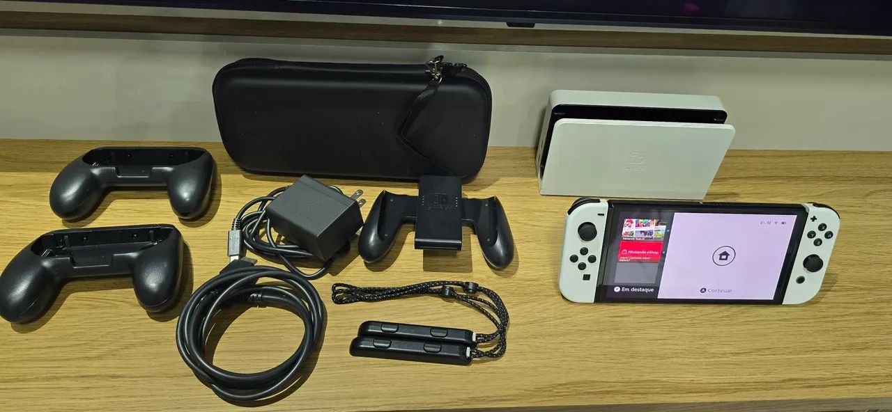 Nintendo Switch Oled + Brindes