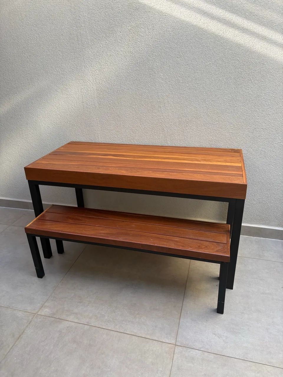 Mesa e banco em cumaru e aço  - Foto 2