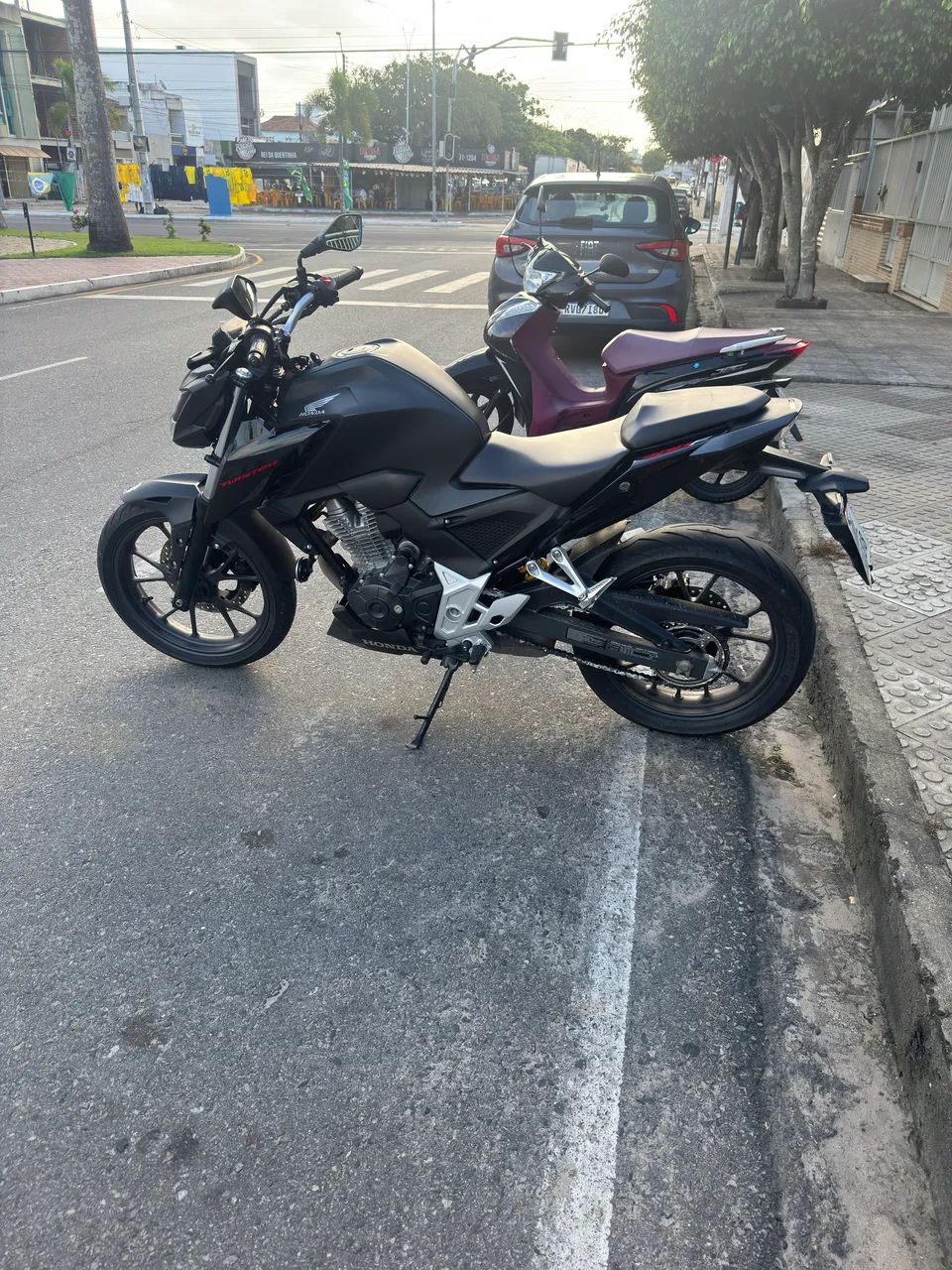 CB300F - Foto 3