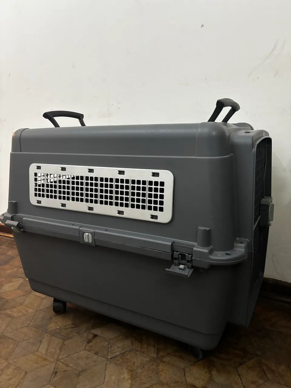 Caixa de transporte porte médio/grande, tamanho INTER, utilizada 5 vezes  - Foto 2