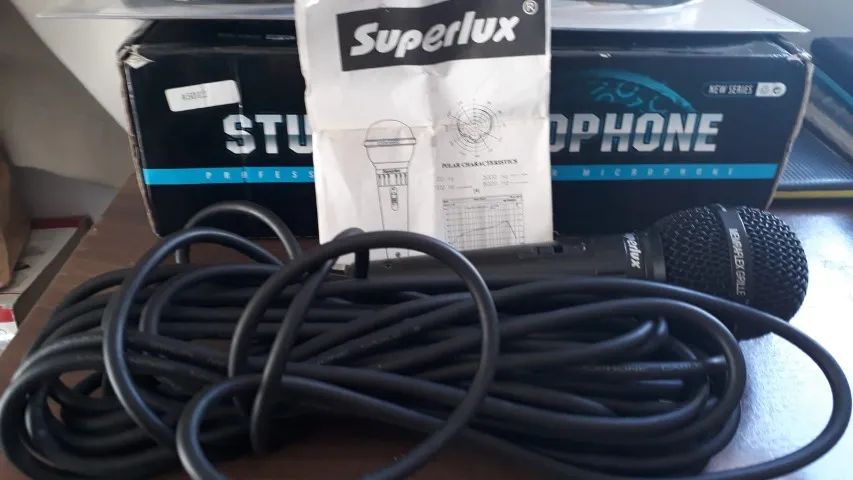 Microfone profissional com cabo longo -Superlux DM-350 