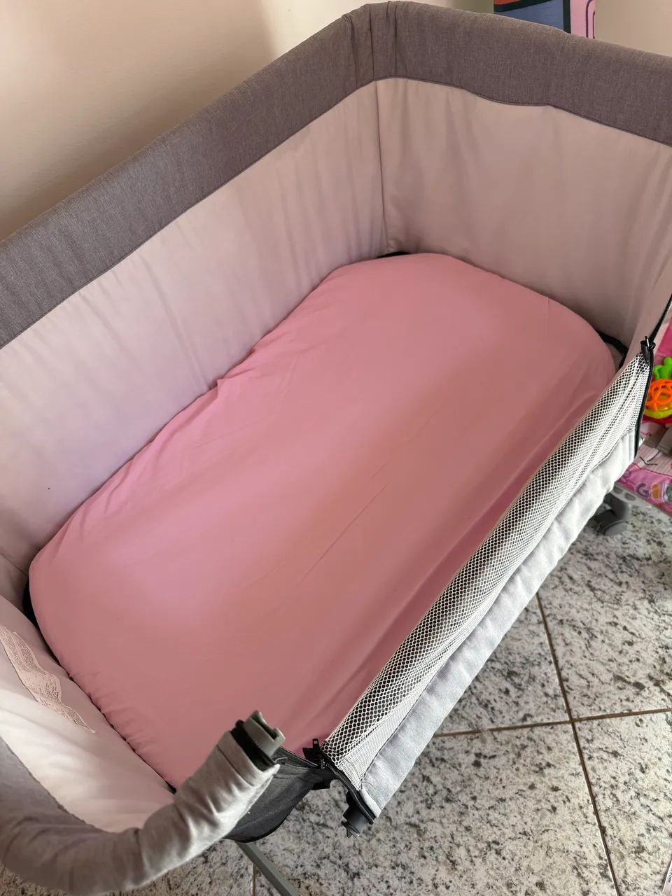 Berço COSCO Acopla na cama 