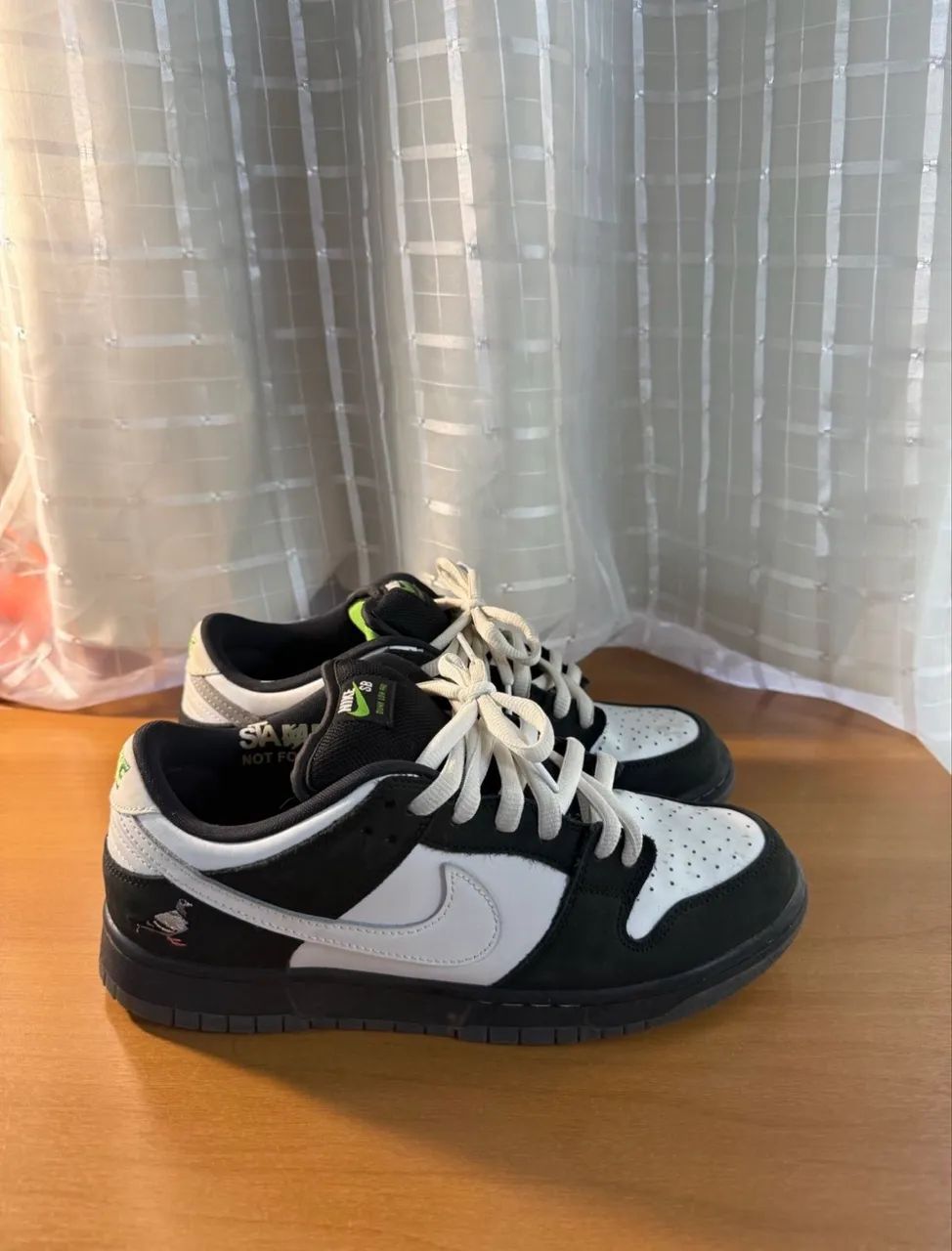 Dunk Low Pigeon 
