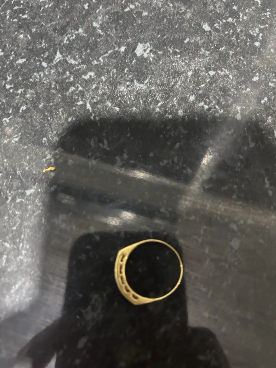 Anel ouro 18 com pedras  - Foto 3