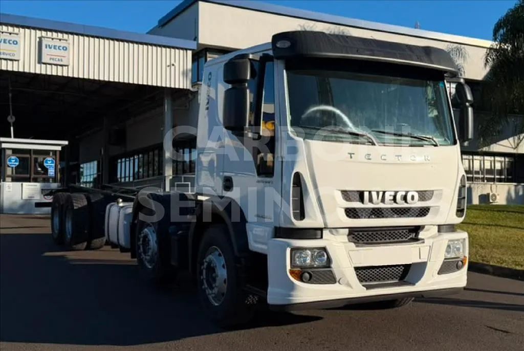 IVECO TECTOR 24E30 8X2 2018/2019 - Foto 2