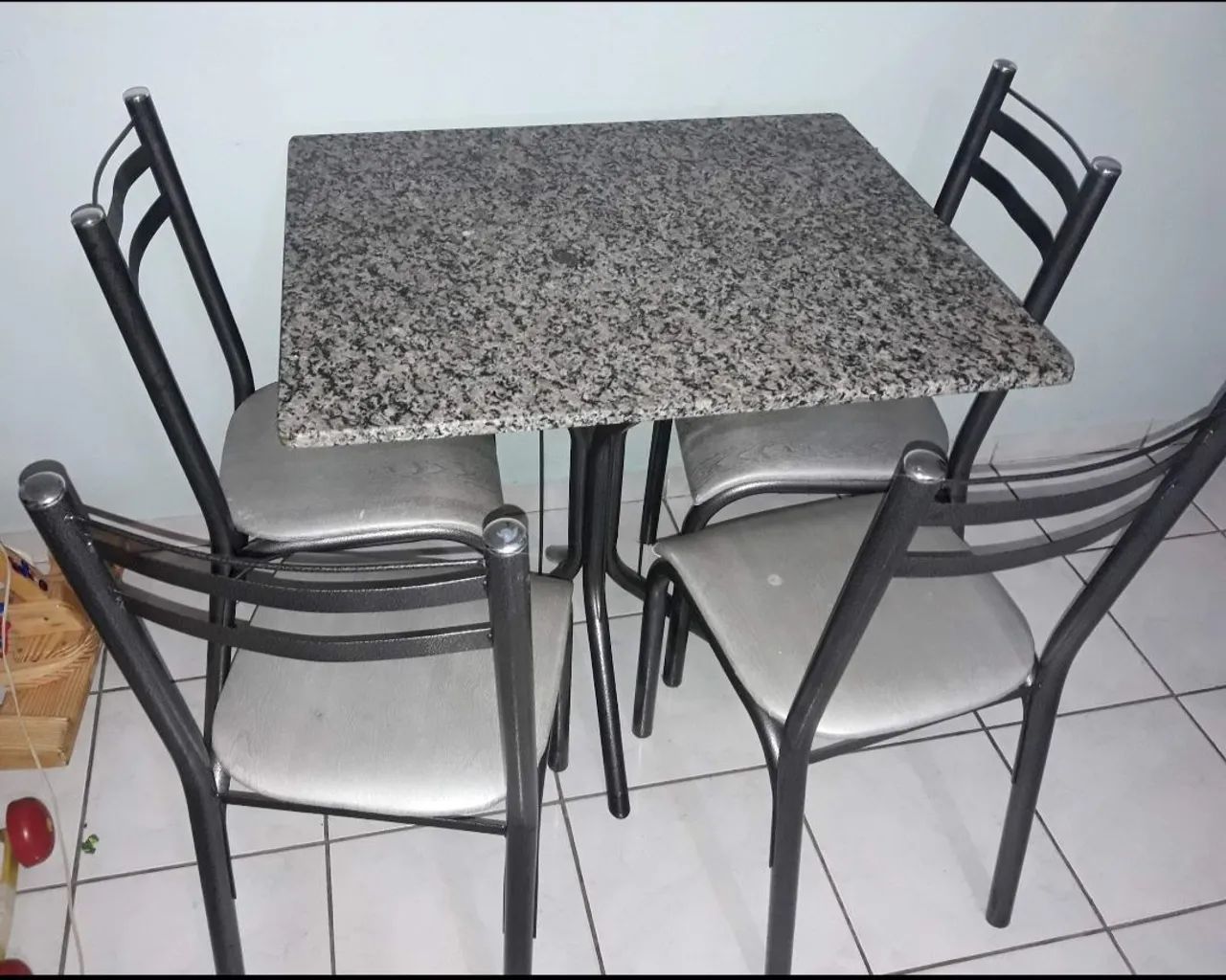 Mesa de granito 4 cadeiras  - Foto 2