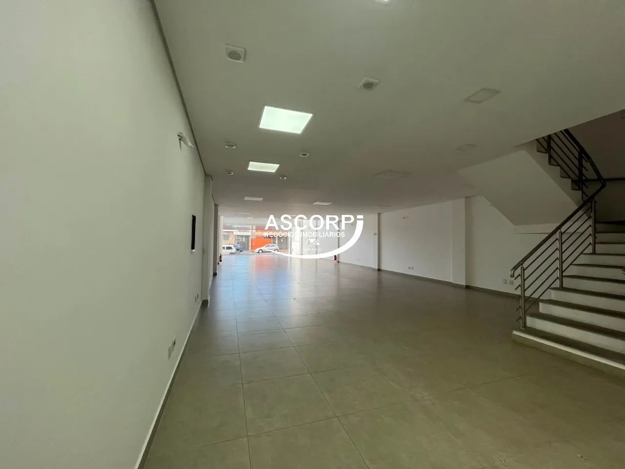Salão comercial para alugar no bairro Paulista, Piracicaba.