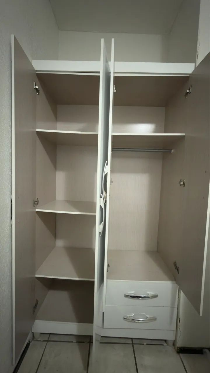 Guarda-roupa pequeno - Foto 3