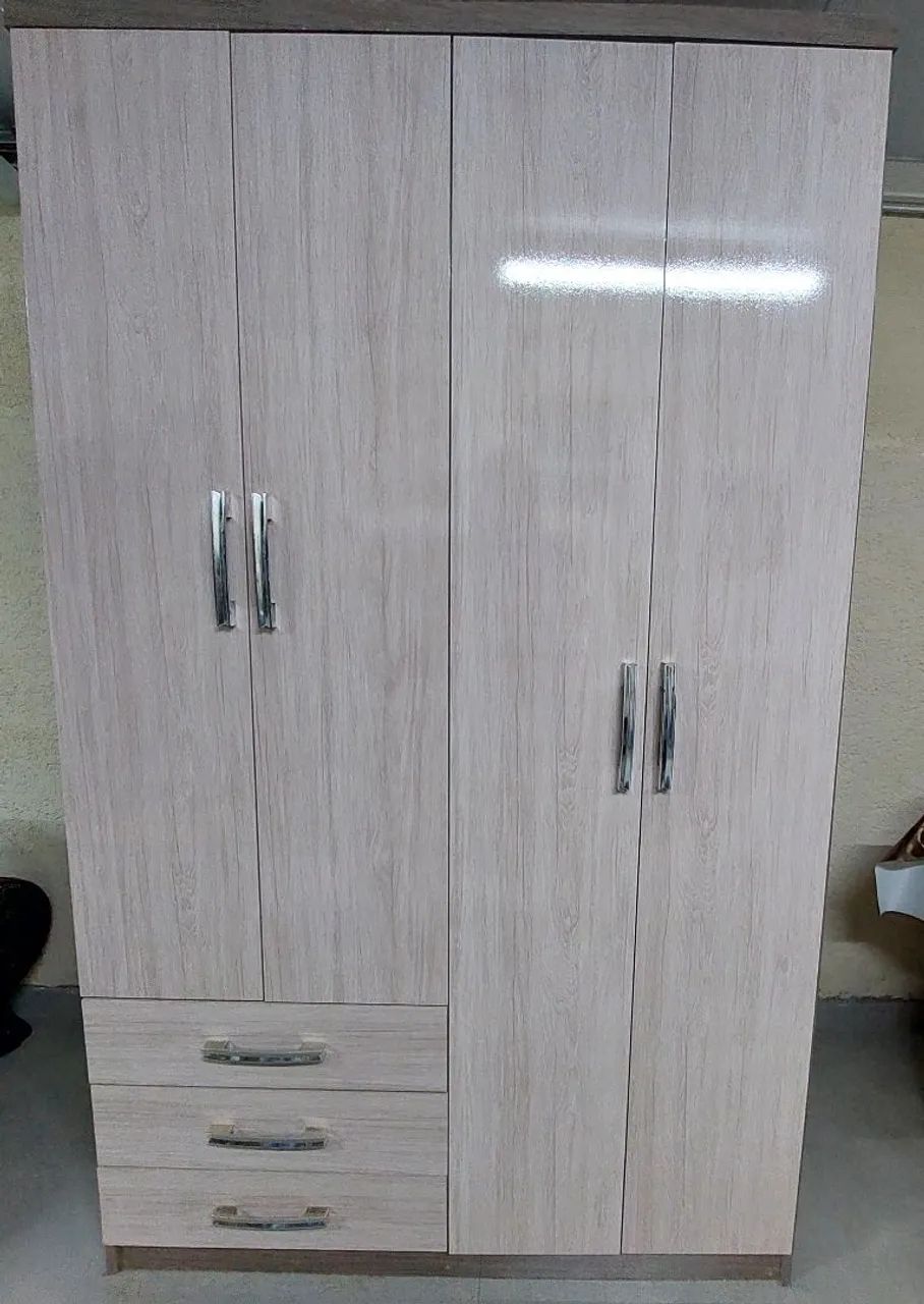 Guarda Roupa 4 portas