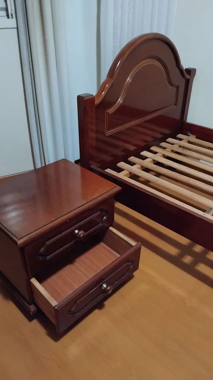 Conjunto mogno cama + mesa + cômoda - Foto 4