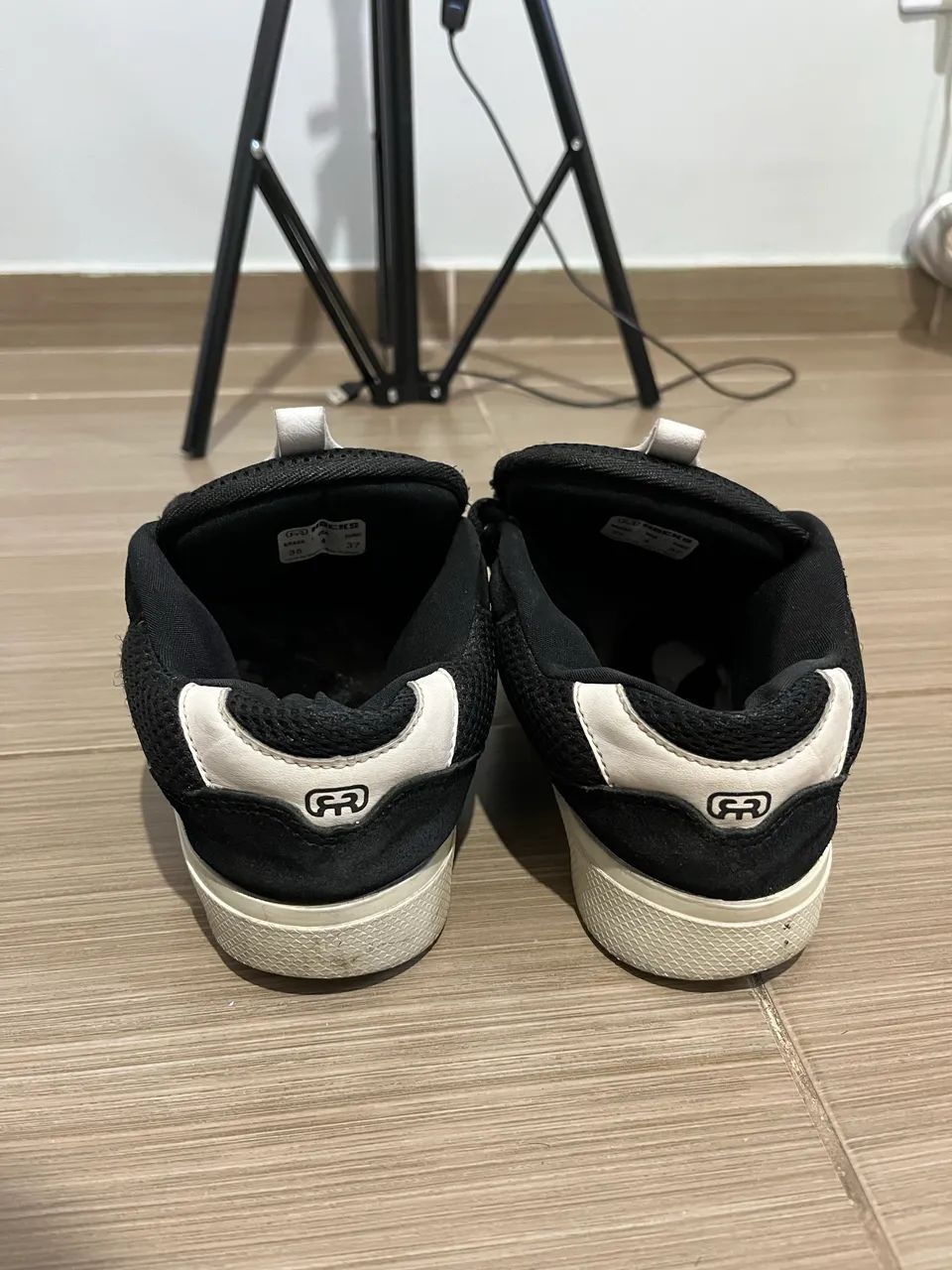 Vende - se tênis Hocks  - Foto 2