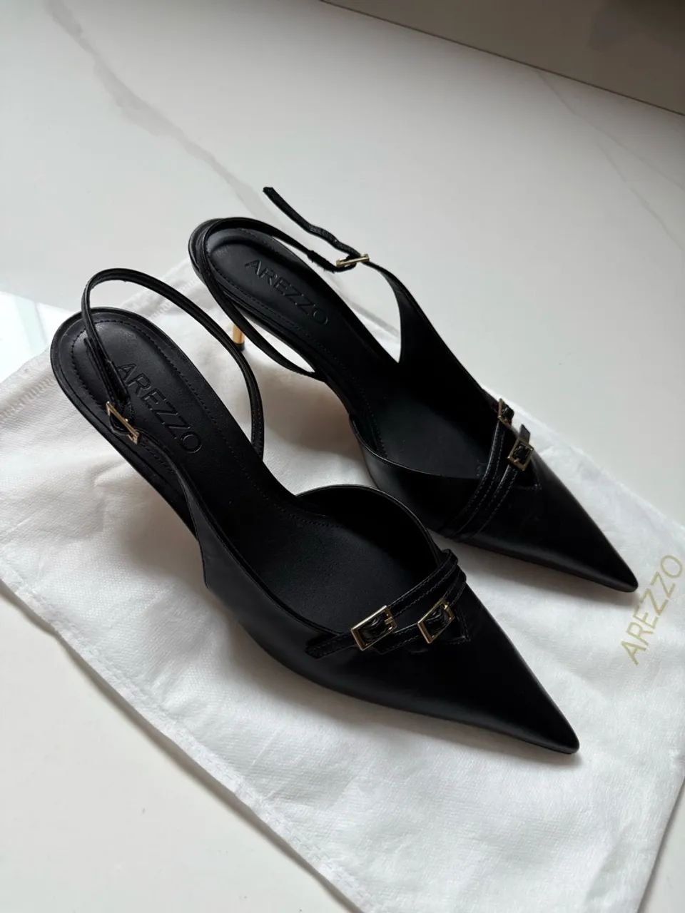 sapato sling back Arezzo