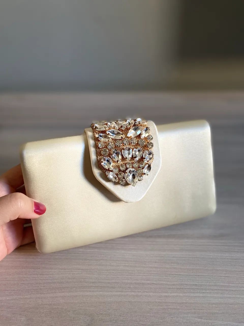 Clutch Dourada/palha com cristais - Foto 5