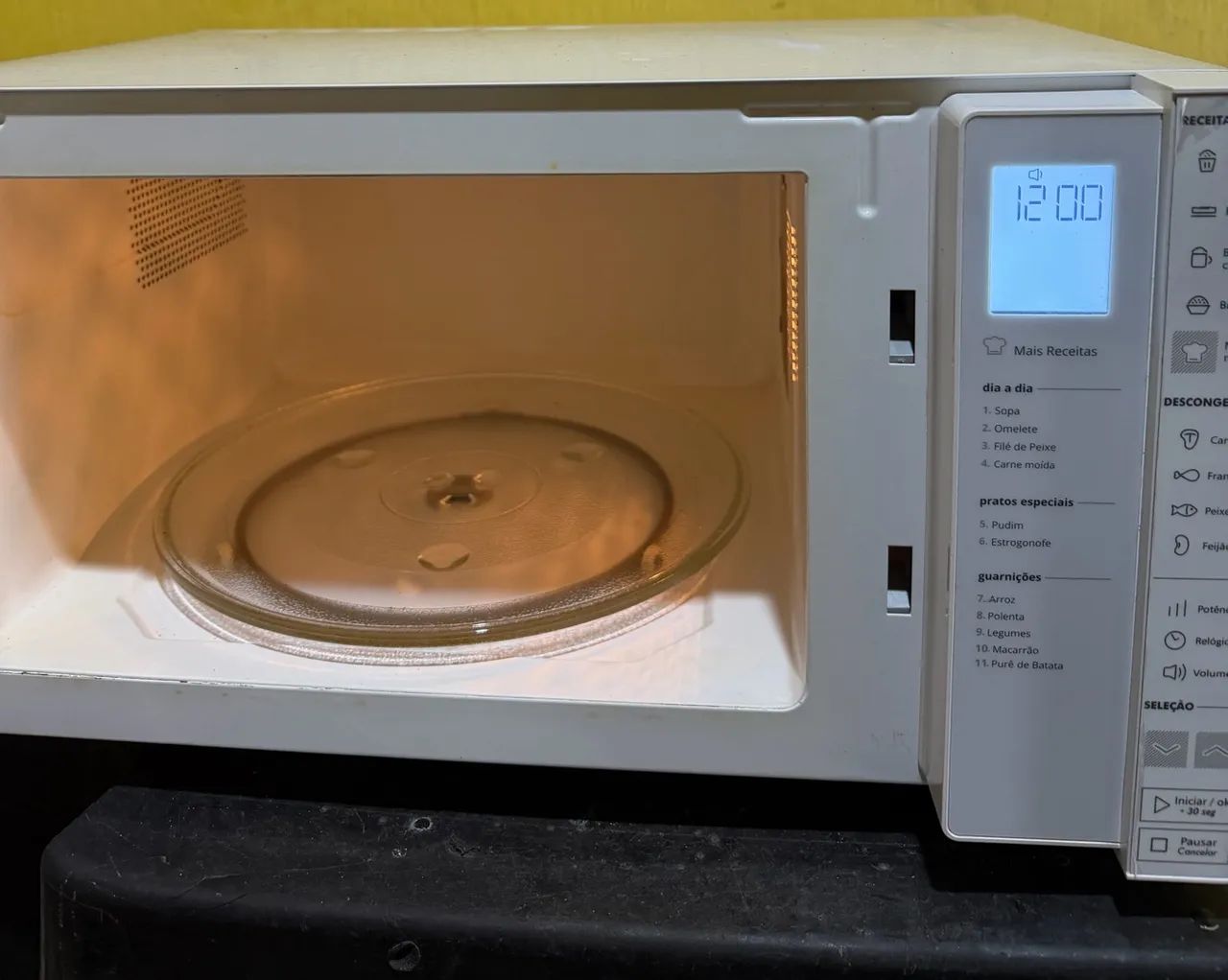 Microondas Brastemp 32 litros - Foto 3