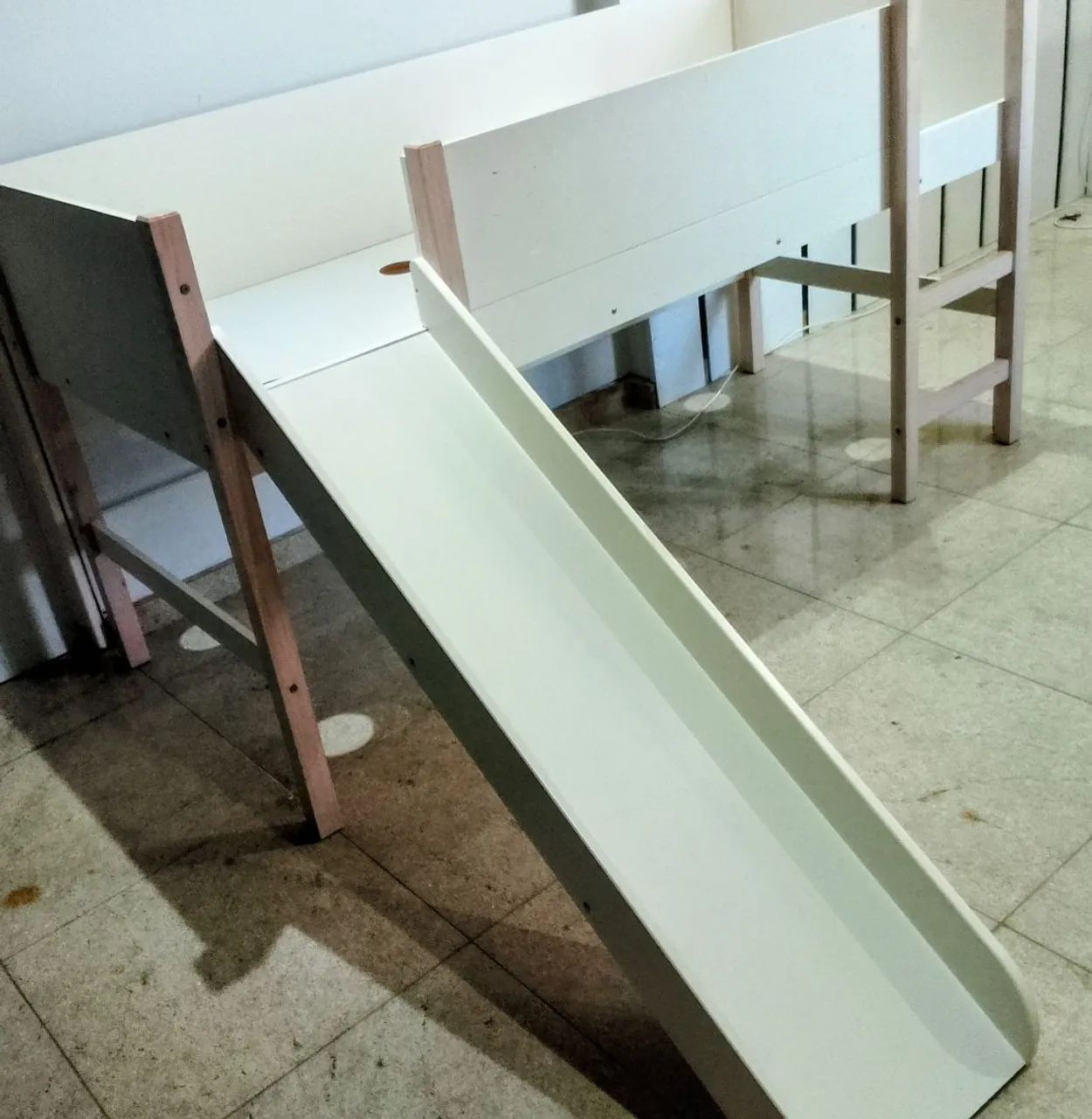 Cama infantil com escorregador  - Foto 2