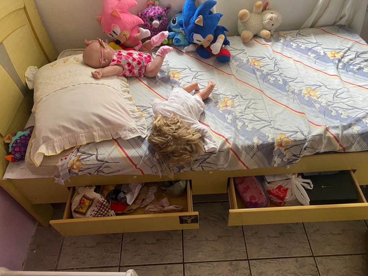 Cama de solteiro com gavetas em ótimo estado  - Foto 3