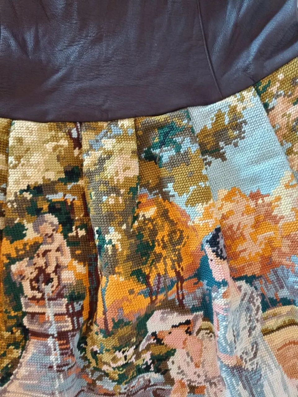Vestido exclusivo bordado a mão, com couro legítimo  - Foto 3