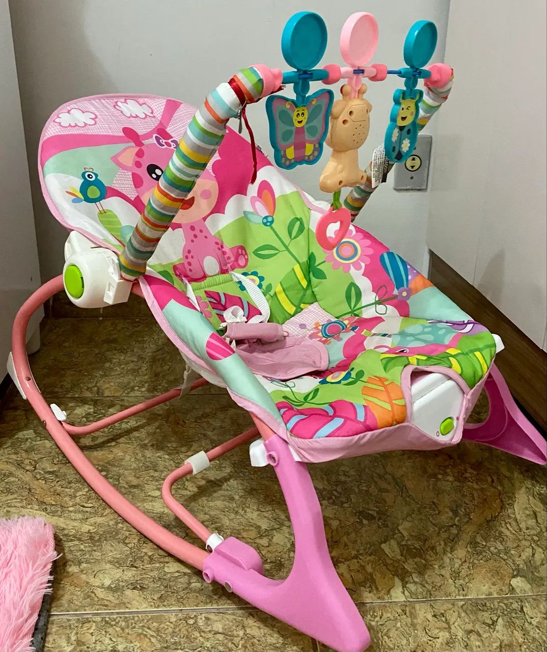 Vende-se Cadeirinha de Balanco/Massageadora