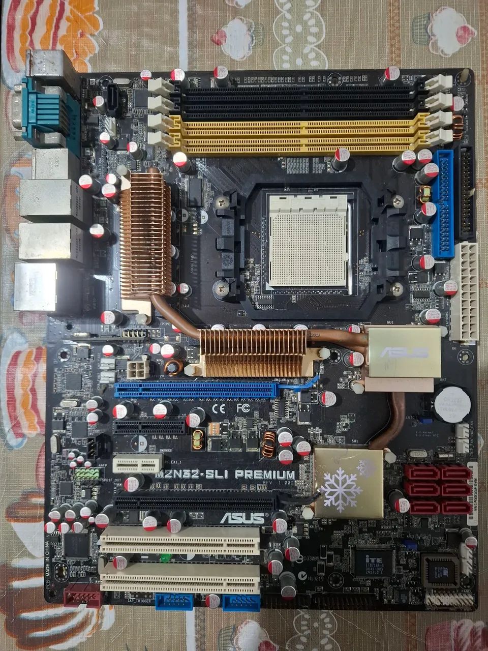 PLACA MÃE ASUS M2N32-SLI PREMIUM - Foto 4