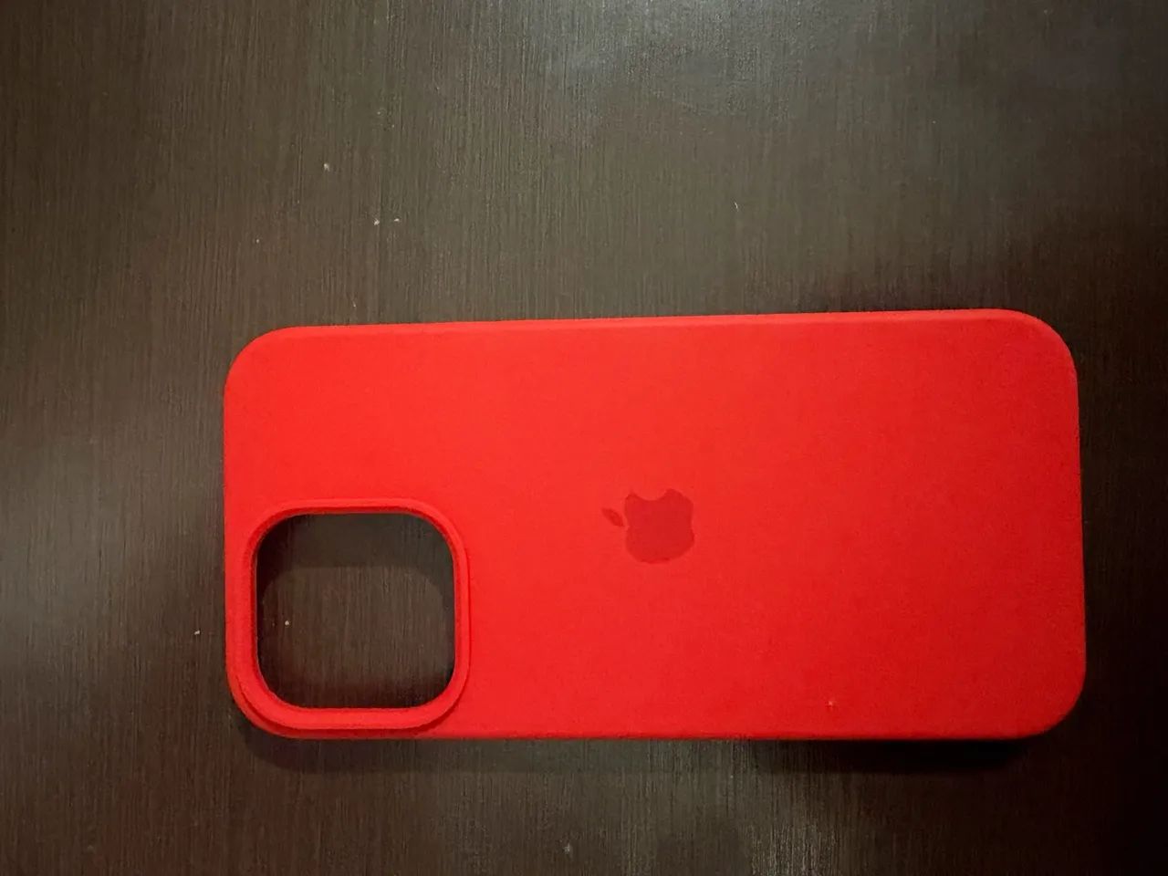 Capa de silicone vermelha iPhone 14 Pro Max  - Foto 2