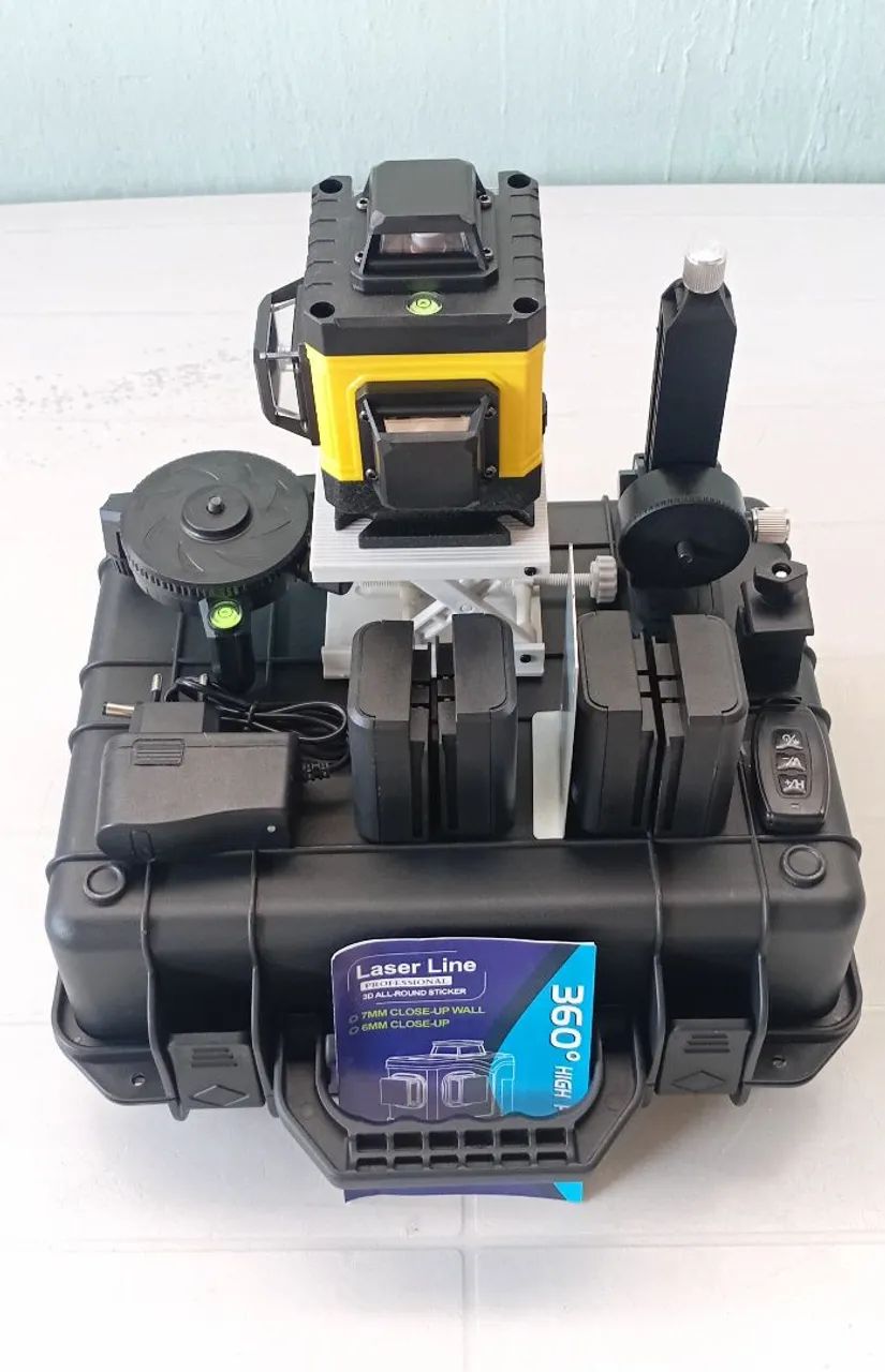 16-LINE LASER LEVEL WITH 4 BATTERIES (BRAND NEW)