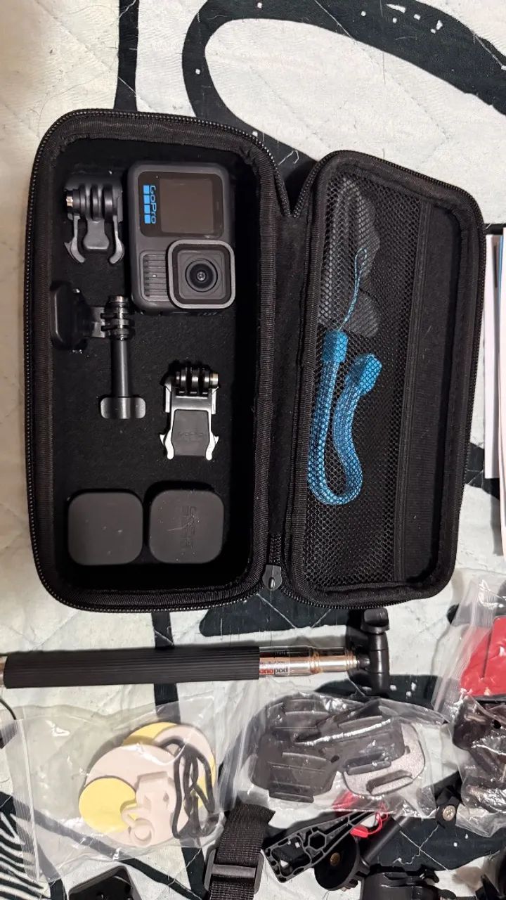 GoPro HERO 13 Black + Kit Completo de Acessórios | Estado de Nova!